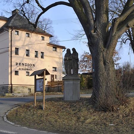 Penzion "U Nadrazi" Horsovsky Tyn Экстерьер фото
